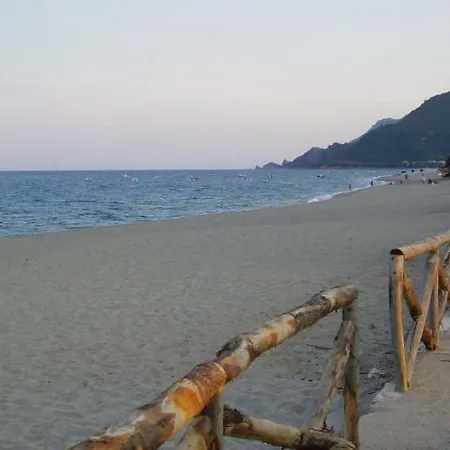 Deiana's - Sea View